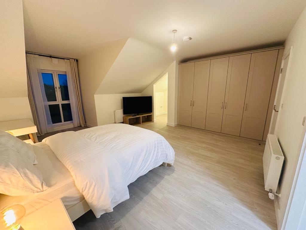 King Room With Ensuite In Dublin Clondalkin Εξωτερικό φωτογραφία