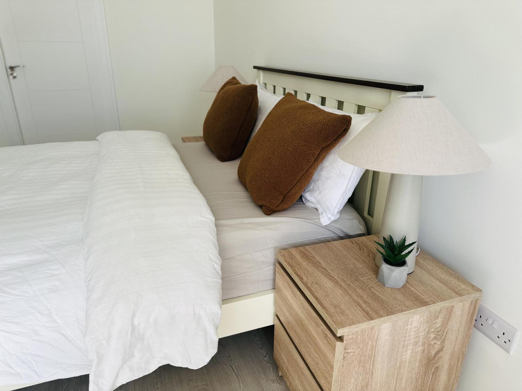 King Room With Ensuite In Dublin Clondalkin Εξωτερικό φωτογραφία